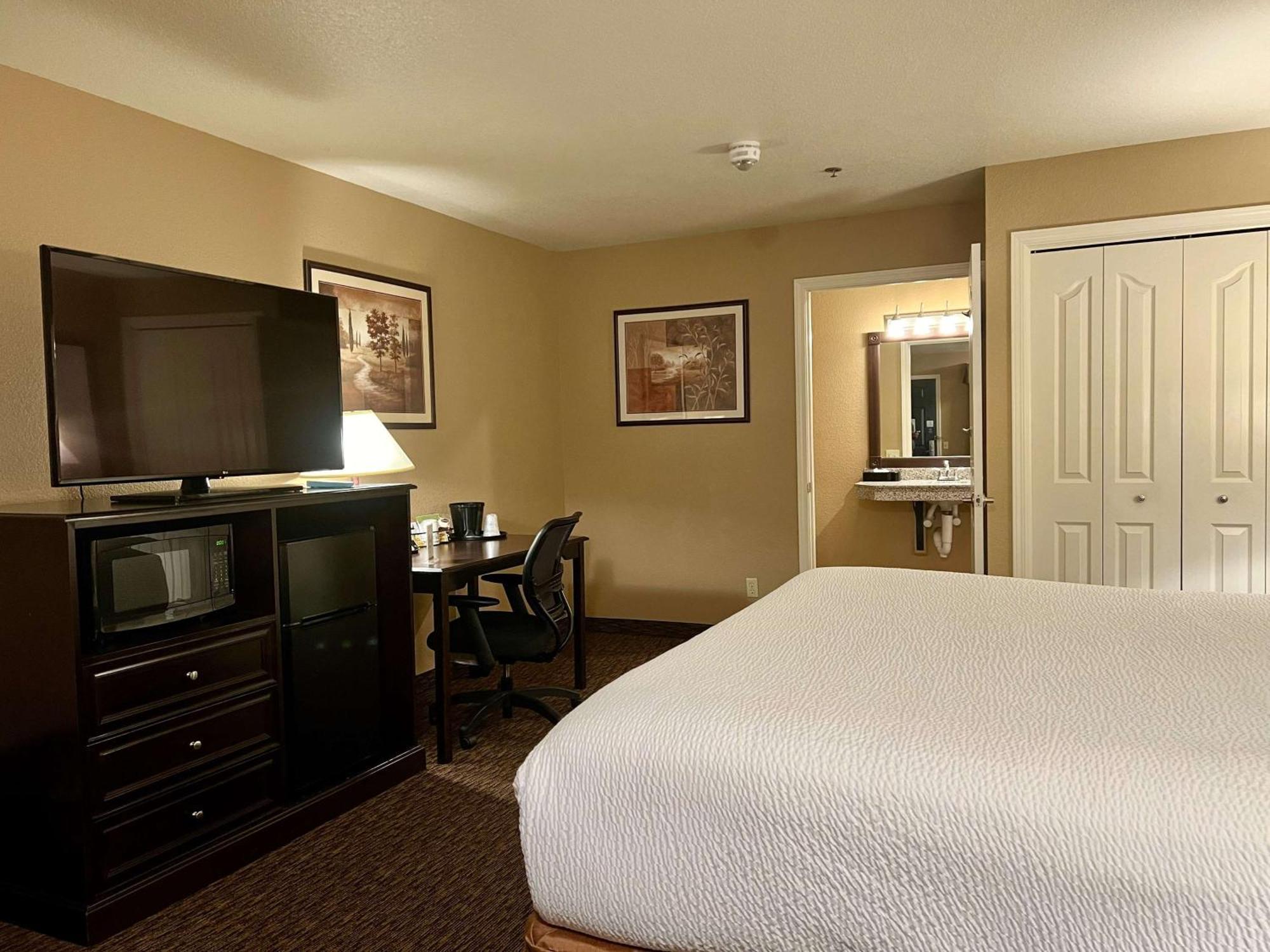 Best Western Country Inn Фортуна Екстер'єр фото